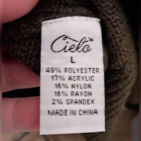 Cielo Women's Olive Green Oversized Open Front Knit Cardigan - Picture 7 of 7